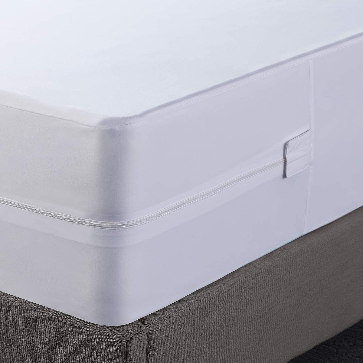Twin XL 100% Waterproof Zippered Mattress Encasement S6063