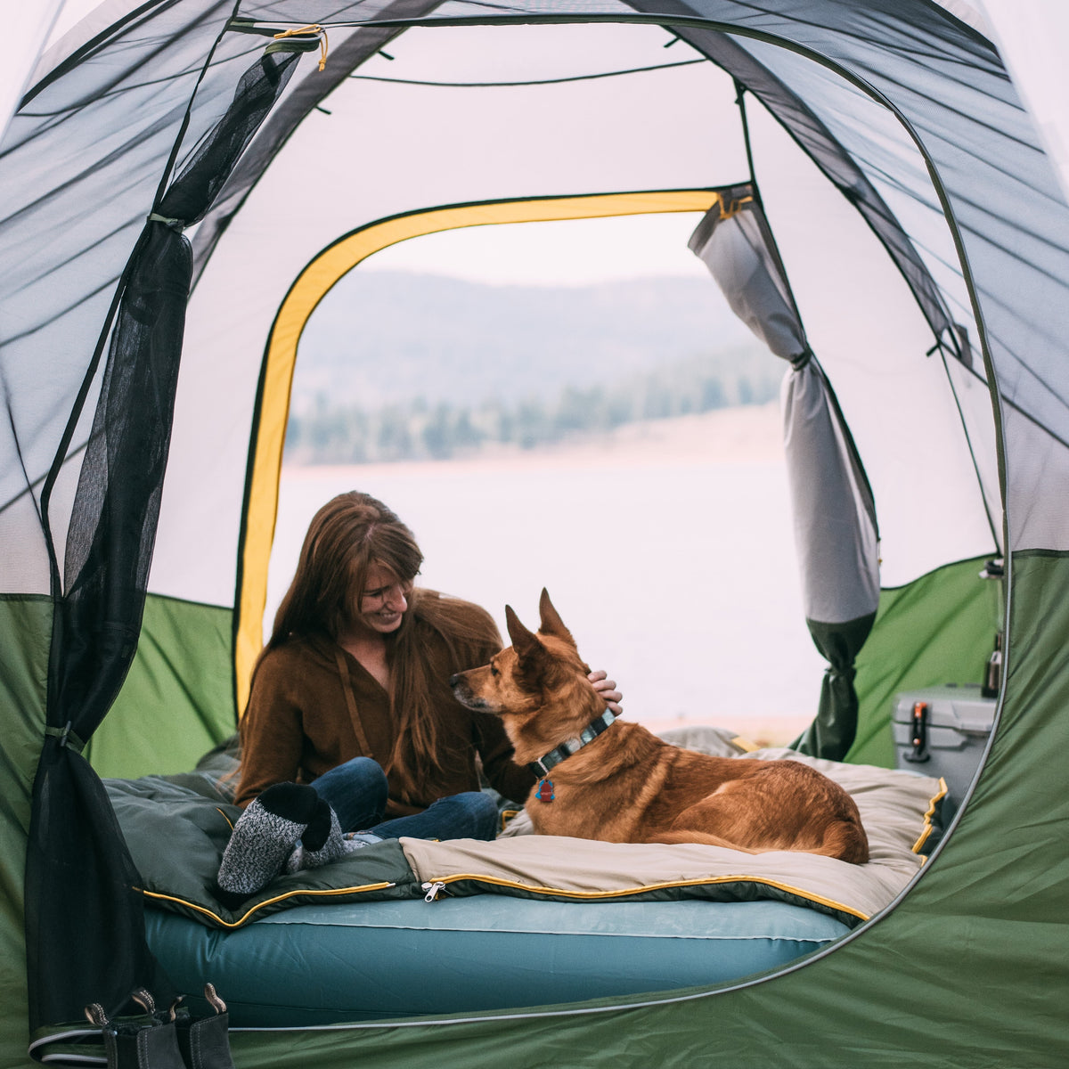 8-Person 2 Room Hybrid Dome Tent N422
