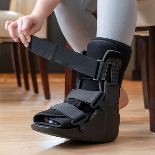 Short Walking Boot for Broken Toe Injuries, Sprained Ankles, Post-Op Support (XS) F999553
