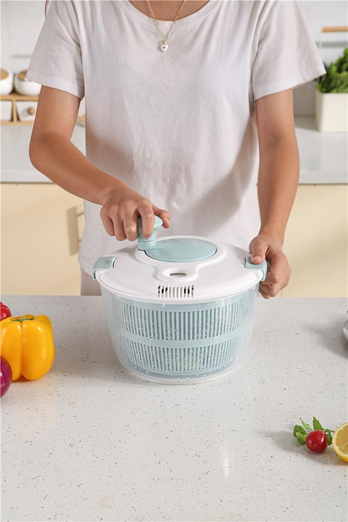 4.8 Qt Large Capacity Salad Spinner with Storage Lid L3768