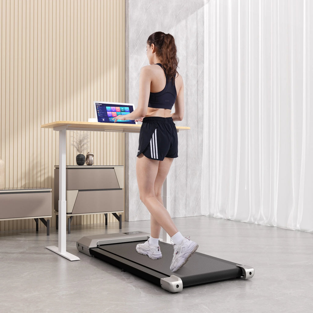 2.5Hp Ultra-Quiet Walking Pad Treadmill with Remote Control A581